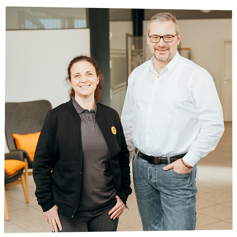 Foto unseres Teams für Projektmanagement mit Nadja und Mark.